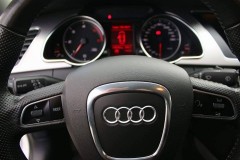 Ik verkoop mijn Audi A5-auto uit 2010 voor 4500 euro