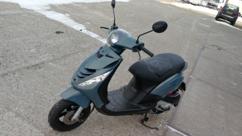 Piaggio ZIP SP uitgevoerd   2015