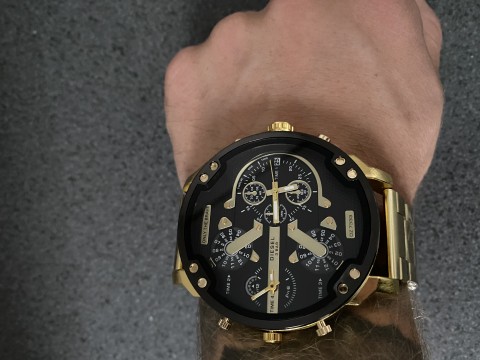 Nieuwe diesel horloge ophalen of verzenden