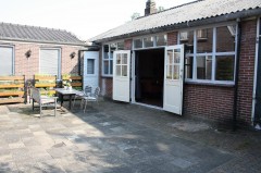 Woning met winkel en achterhuis ca  500m2 bvo 15 min van Amsterdam