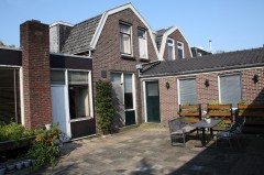 Woning met winkel en achterhuis ca  500m2 bvo 15 min van Amsterdam