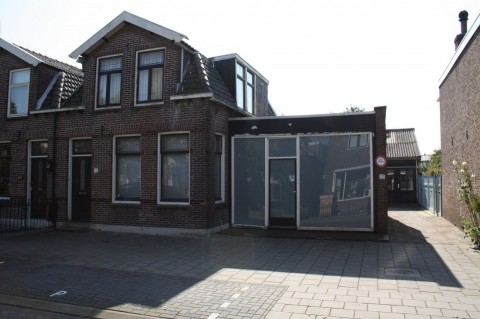 Woning met winkel en achterhuis ca  500m2 bvo 15 min van Amsterdam