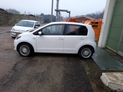 Volkswagen UP  Sport 1 0 75PK AUTOMAAT 2013 Airco 5 Drs Navigatie Spor