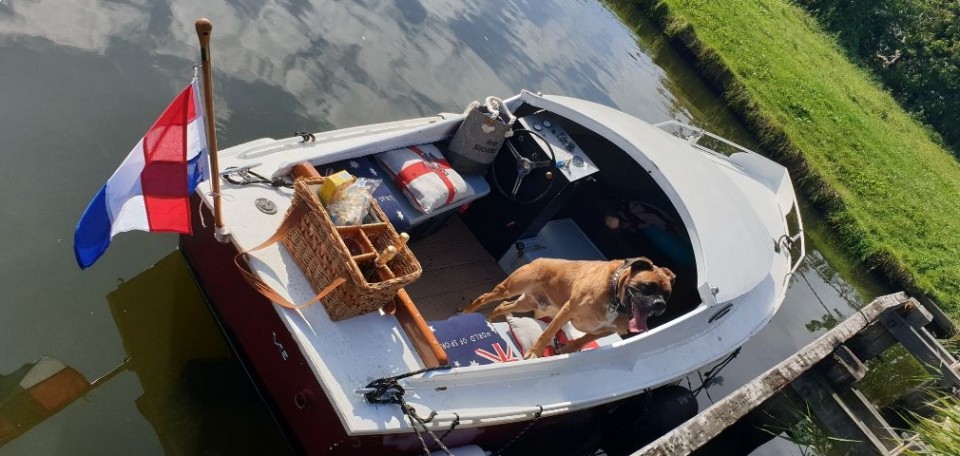 Unieke stoere motor sloep uniek mooi netjes en zeer goed