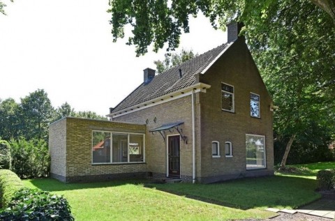 Vrijstaand huis te huur met veel grond VERHUURD