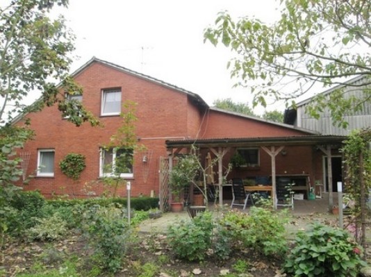 Leuke boerderij op een grote kavel In behandeling