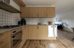 Houtlook keuken met hoek