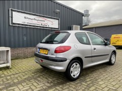 Leuke peugeot 206 1 4 RN benzine