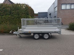 Saris plateauwagen met loofrekken en rijplaten