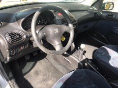 Peugeot 206 1.4 genry IJSKOUDE AIRCO!! CRUISE CONTROL!!