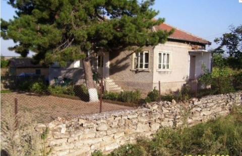 GROOT HUIS MET VEEL LAND 18 KM VAN ZWARTE ZEE