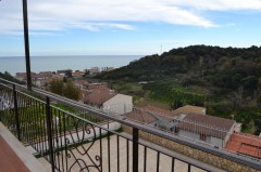 RUIME VILLA 160 M2 NABIJ DE ZEE Calabrie Italie