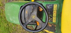 John Deere zitmaaier plus John Deere aanhanger