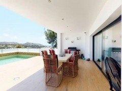 Uw Villa met gastenverblijven in MORAIRA en met