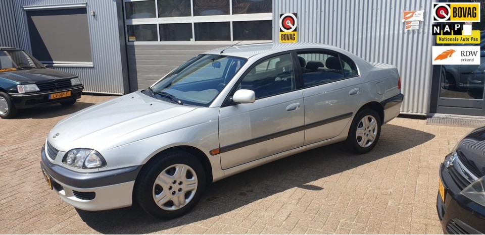 TOYOTA AVENSIS 1.8 LUNA LEANBURN