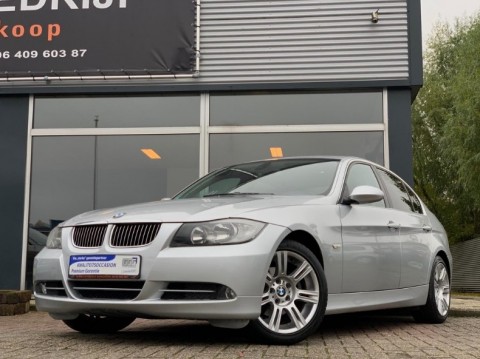 BMW 325 - 325i  218PK M SPORT 6CILINDER