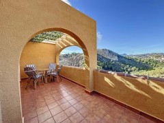 Uw eigen Penthouse in MORAIRA met prachtig terras