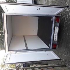 gesloten aanhangwagen