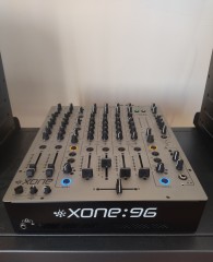 Nieuwe  Allen Heath XONE 96  DJ-mixer en  Denon Dj  Sc5000 Prime