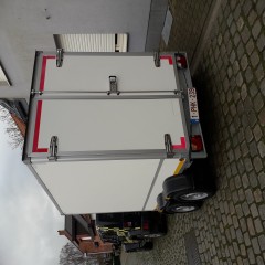 gesloten aanhangwagen