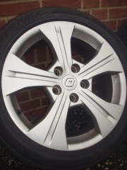 17’’Inch Originele Renault Megane Velgen en Banden 5x114 3