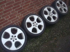 17 inch Originele VW GTI velgen en banden Kleber Maxxis 5x100