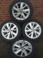 17 inch Original Audi Q2 T-ROC Ve lgen en Banden Steek 5x112