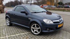 Opel Tigra TwinTop - 1.8-16V Linea Rosso Cabrio/Nieuwe APK/Airco/Navi/