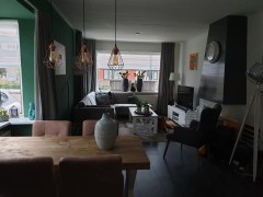 Goed onderhouden twee onder 1 kap woning