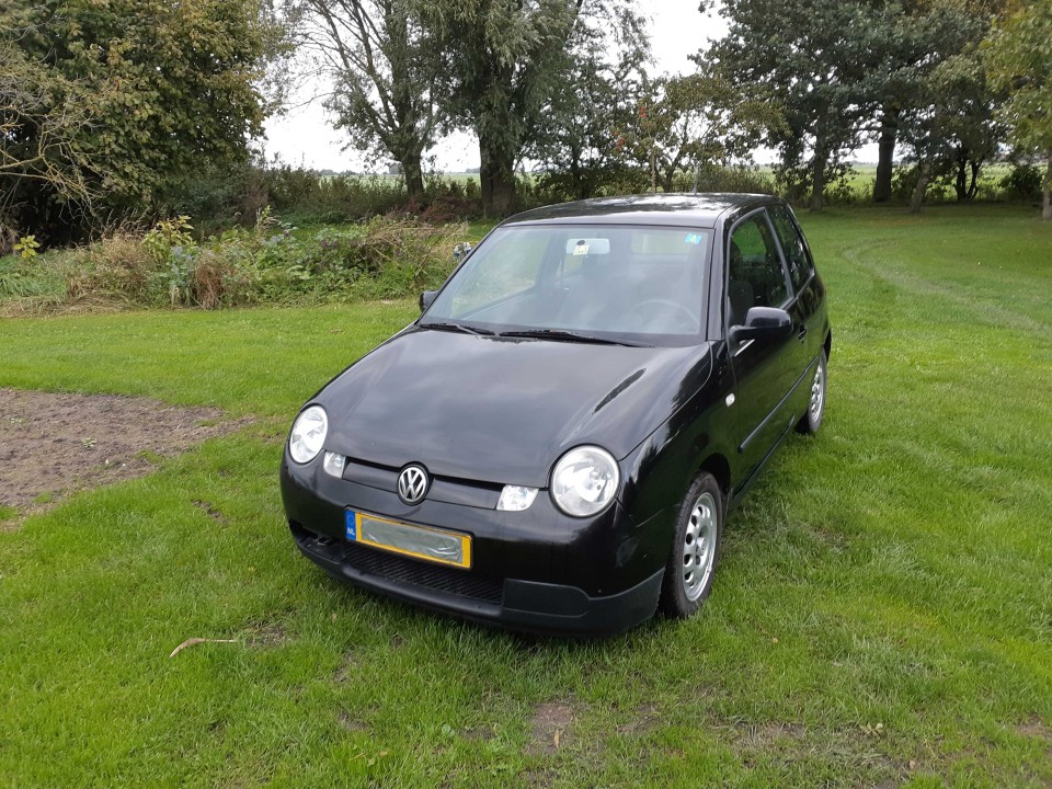 Volkswagen Lupo 1 2TDI 45 KW aut 2001 zwart