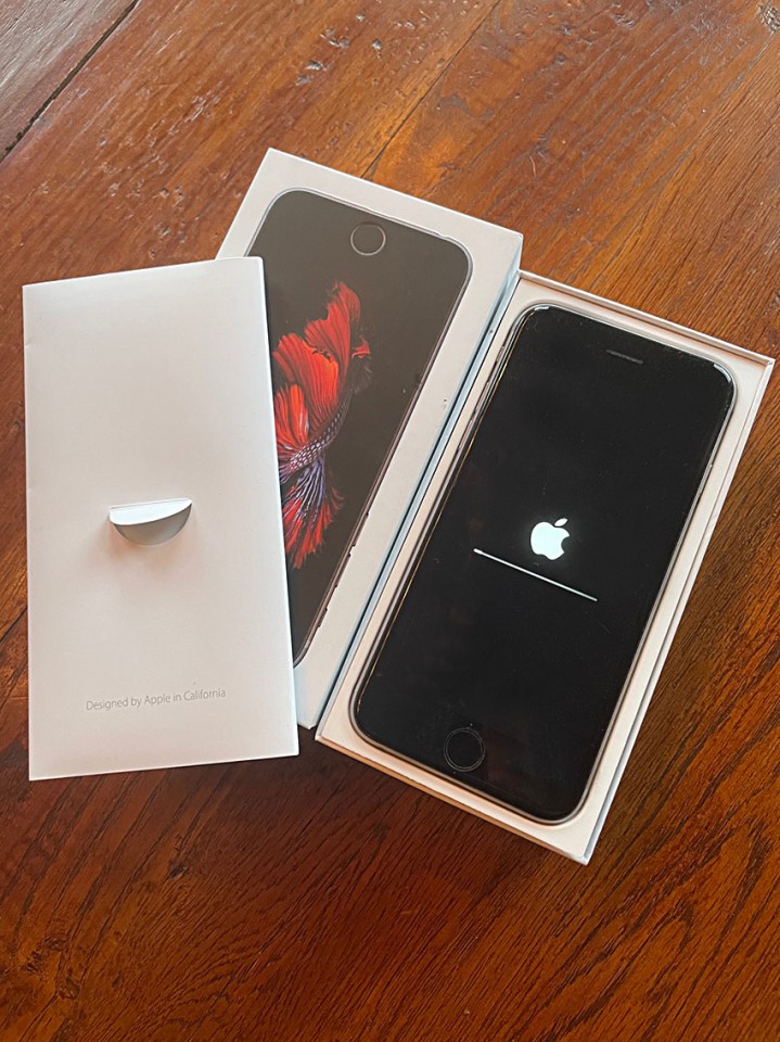 Mooie Apple iPhone 6s  64Gb  compleet 