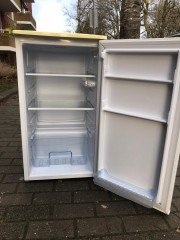 Mooie exquisit smalle koelkast 45x55x85cm kan gebracht worden