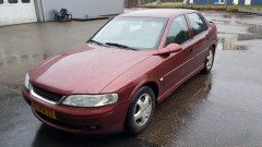 Opel Vectra B2 1 6 16V rood 1999