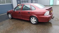 Opel Vectra B2 1 6 16V rood 1999