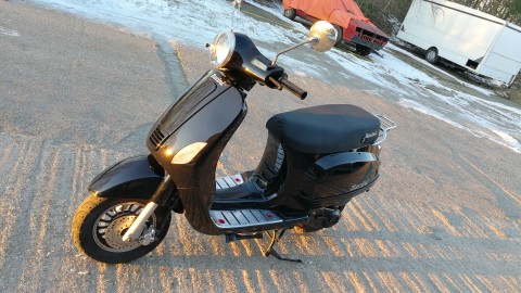 Berini Znen 50   model AGM VX50 - Vespa look   0641438008